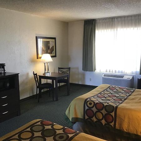 Super 8 By Wyndham Wendover Exterior photo